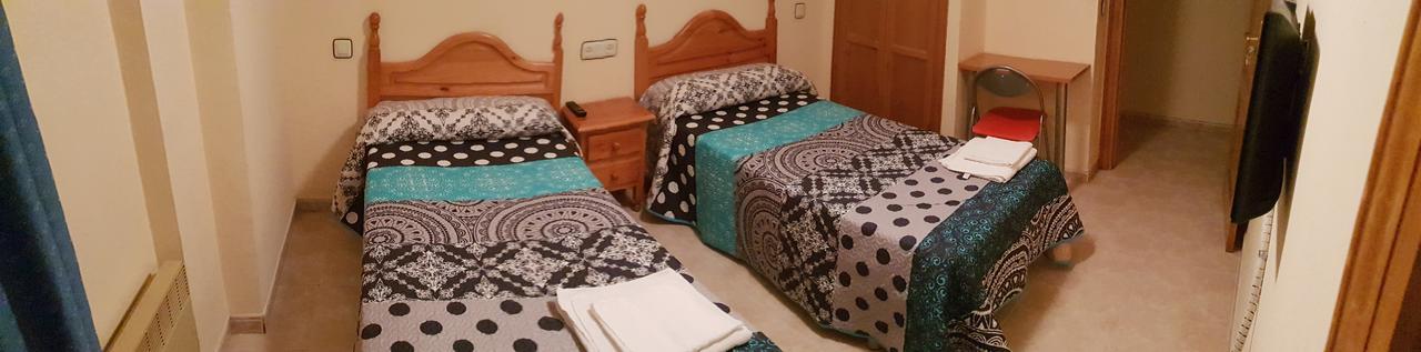 Hostal El Busto Teruel Exterior photo